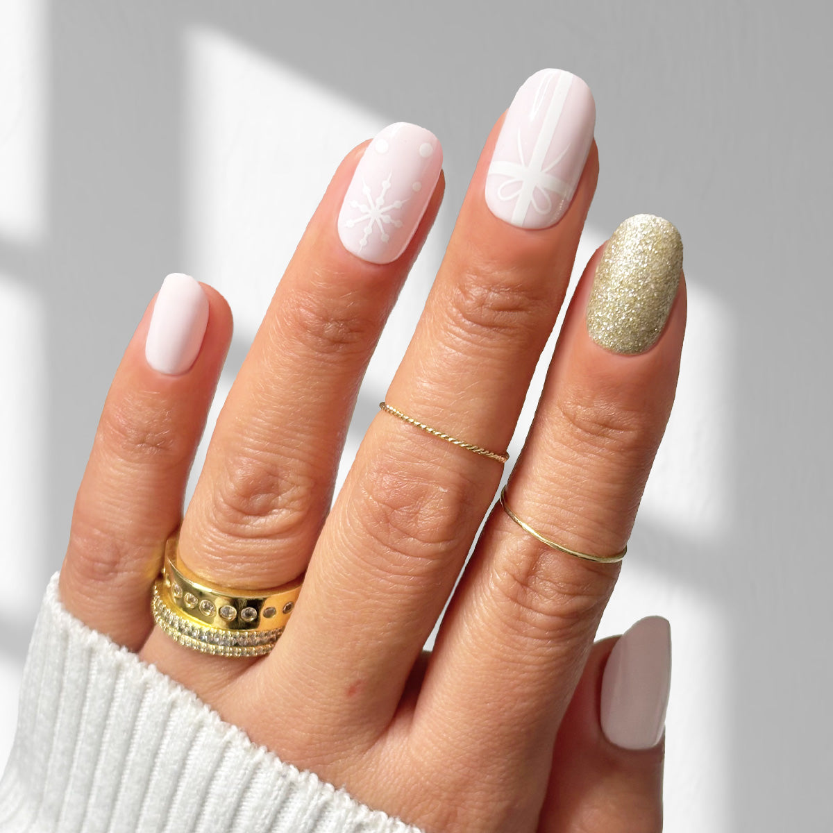 Frosted Cheer - Oval Sustainable Nails
